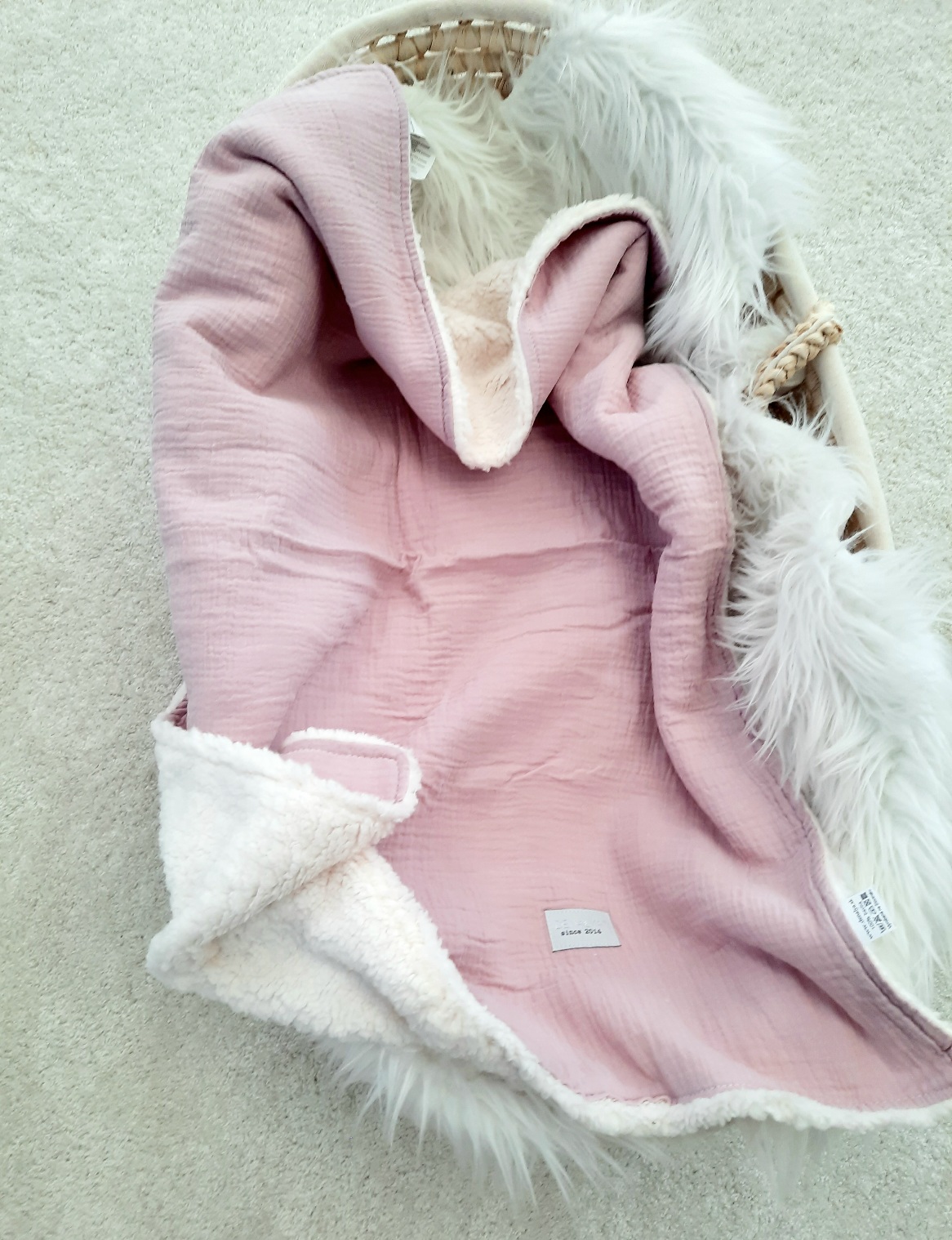 Cuddly muslin blanket pastel pink